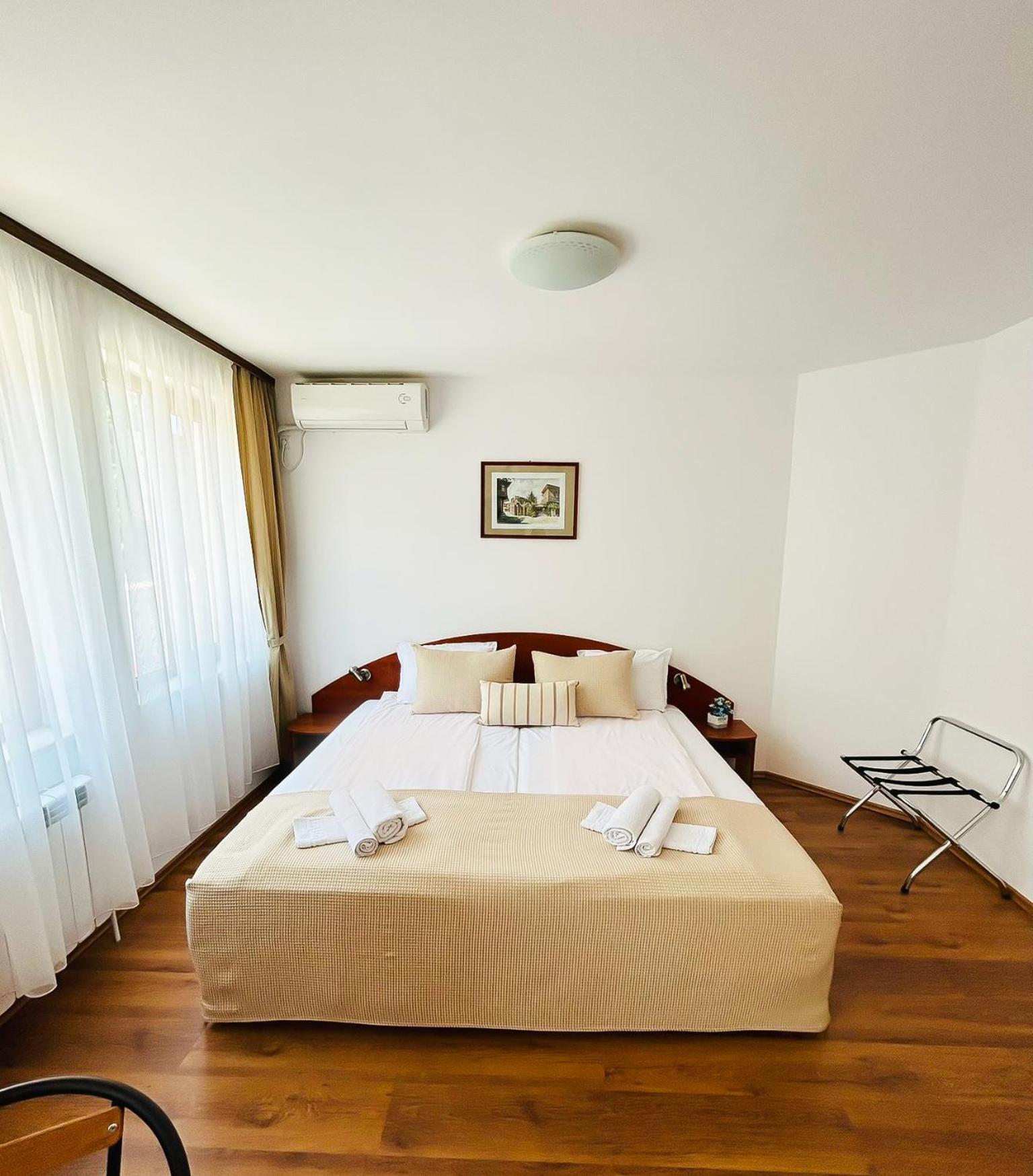 Guest house Family Helios *