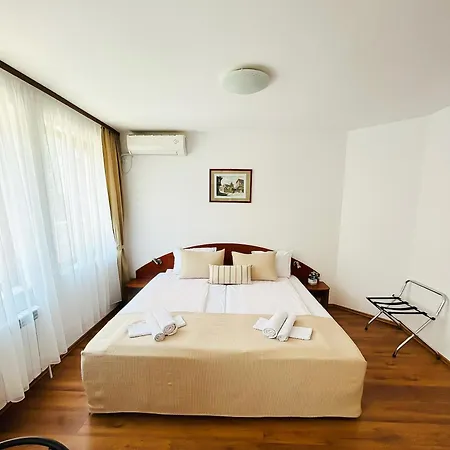 Family Hotel Helios Слънчев бряг Екстериор снимка